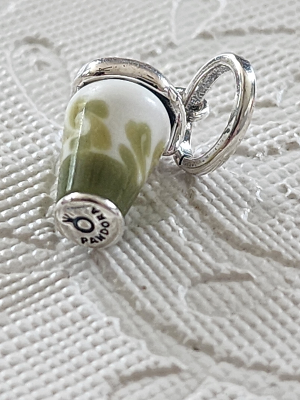 Pandora - Picture 5 of 7